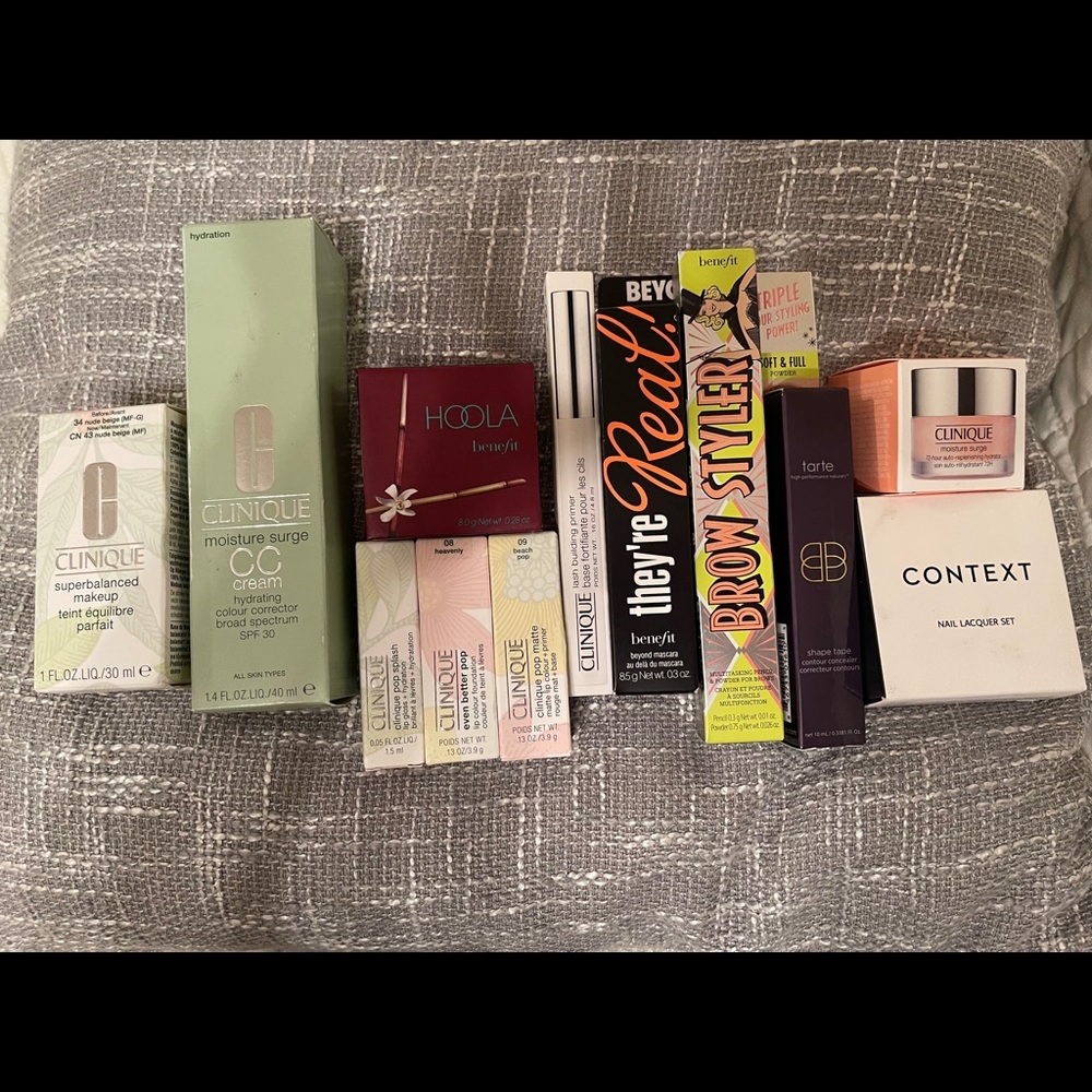 Makeup Clinique, Benefit, Context & Tarte